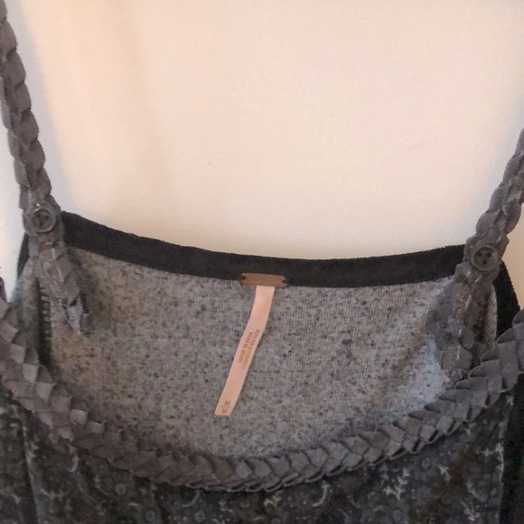 Free People flowy velvet top size M NEVER WORN in black - Picture 4 of 4